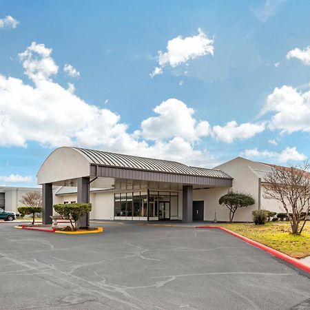 Quality Inn Gainesville Buitenkant foto