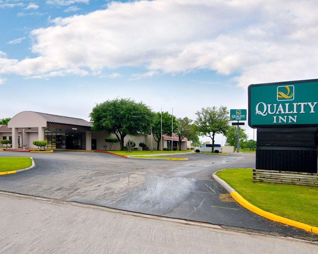 Quality Inn Gainesville Buitenkant foto
